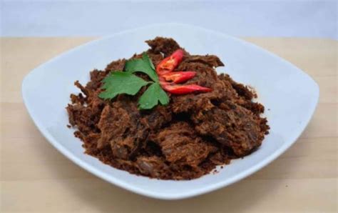  Rendang! Syvä ja Tulista Mausta Putoava Sumatran Erikoisuus!