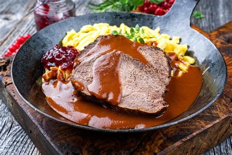  Rheinischer Sauerbraten! Savory Slow-Roasted Beef That Melts in Your Mouth and Pairs Perfectly with Creamy Potato Dumplings