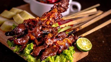  Sate Ayam dan Kehangatan Pedas Manis yang Menawan 